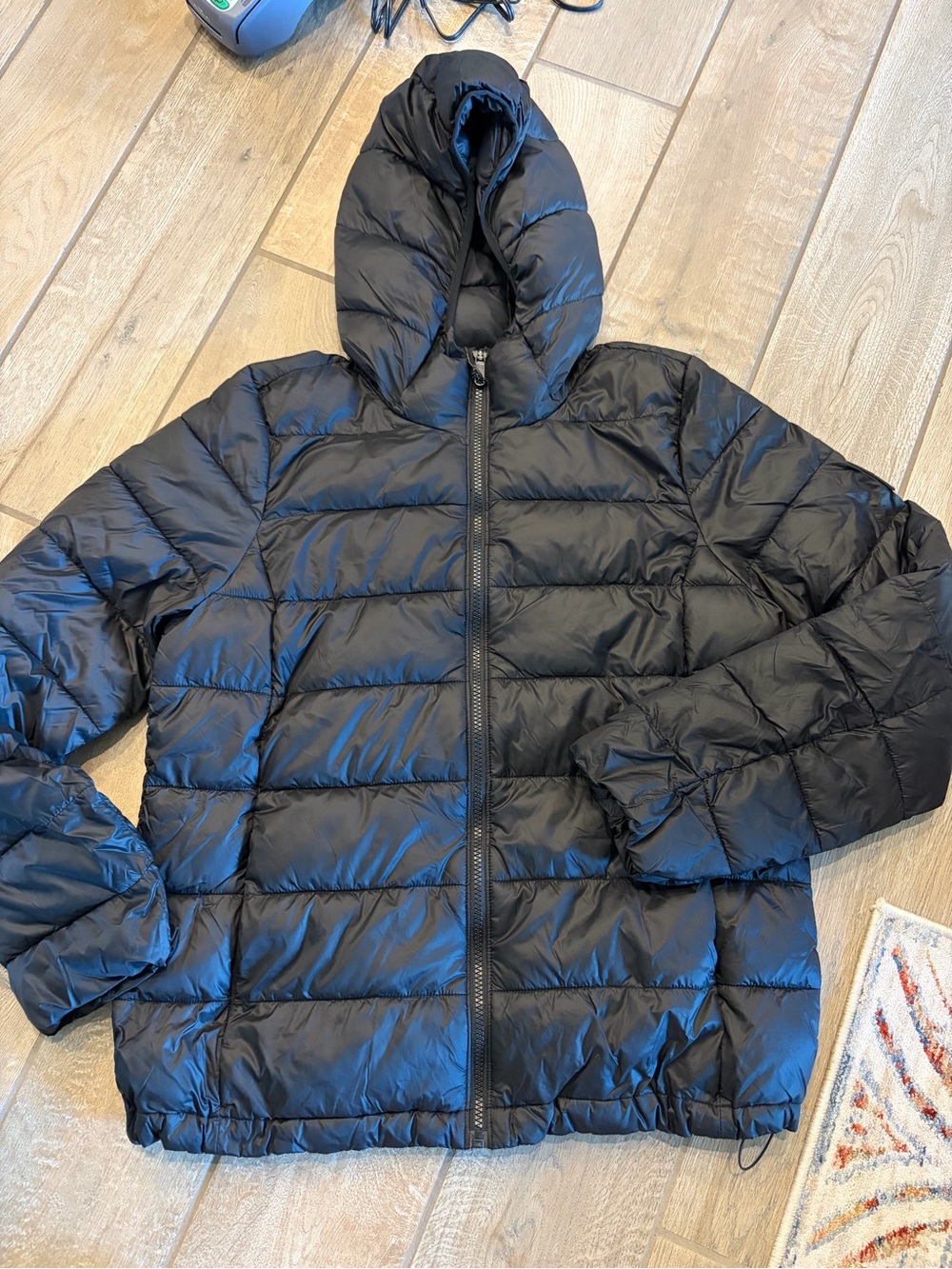 Athleta quilted puffer jacket with a hood packable size medium